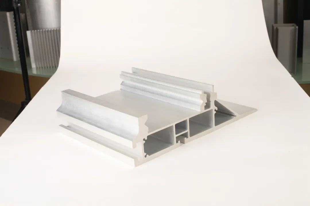 工業鋁型材可根據哪些方面進行選型?中亞鋁業告訴你!(圖2) 工業鋁型材可根據哪些方面進行選型?中亞鋁業告訴你!(圖2)